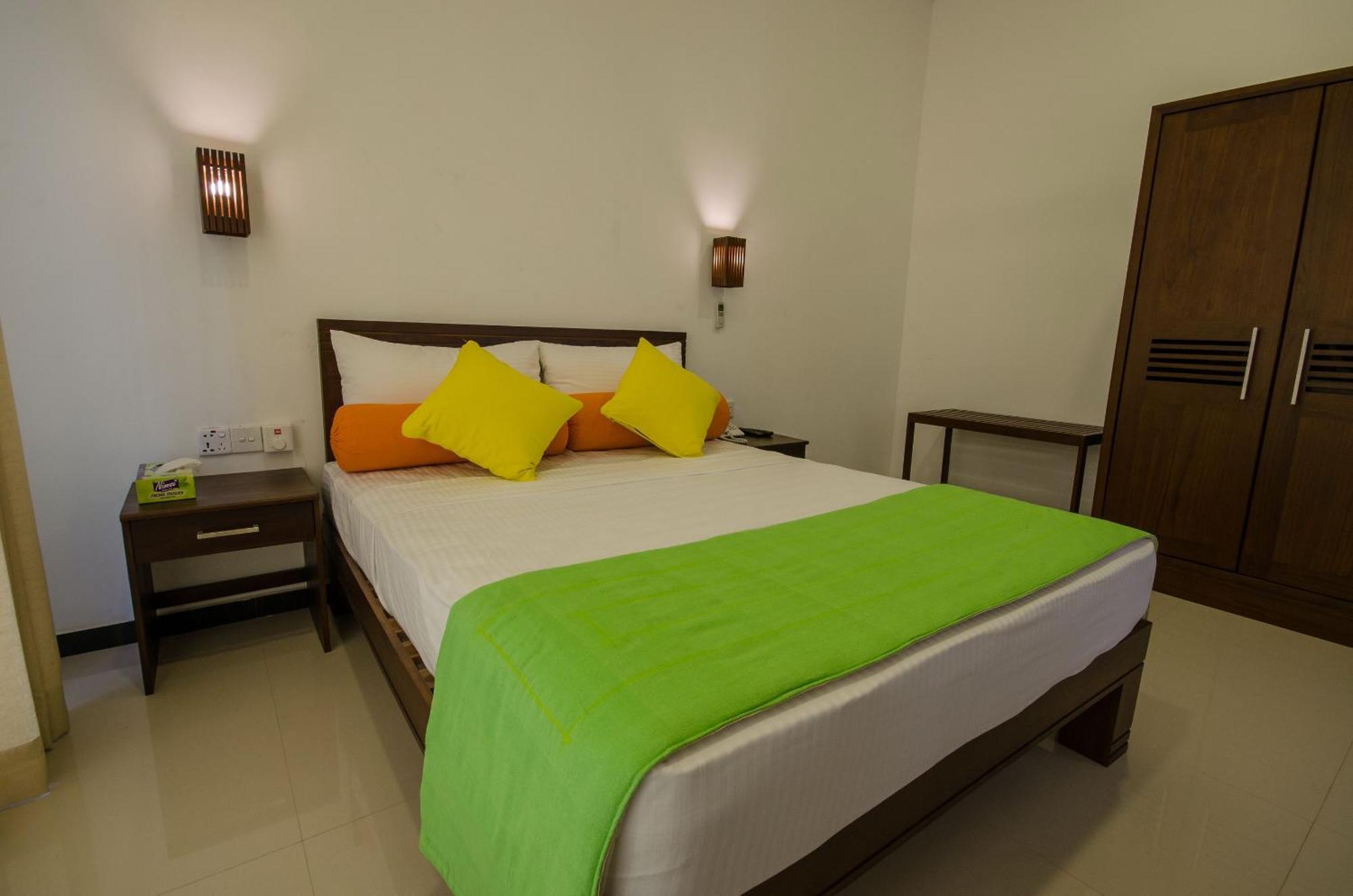ออกวิน รีสอร์ต - นาวาลาปิติยา Hotel แคนดี้ ห้อง รูปภาพ