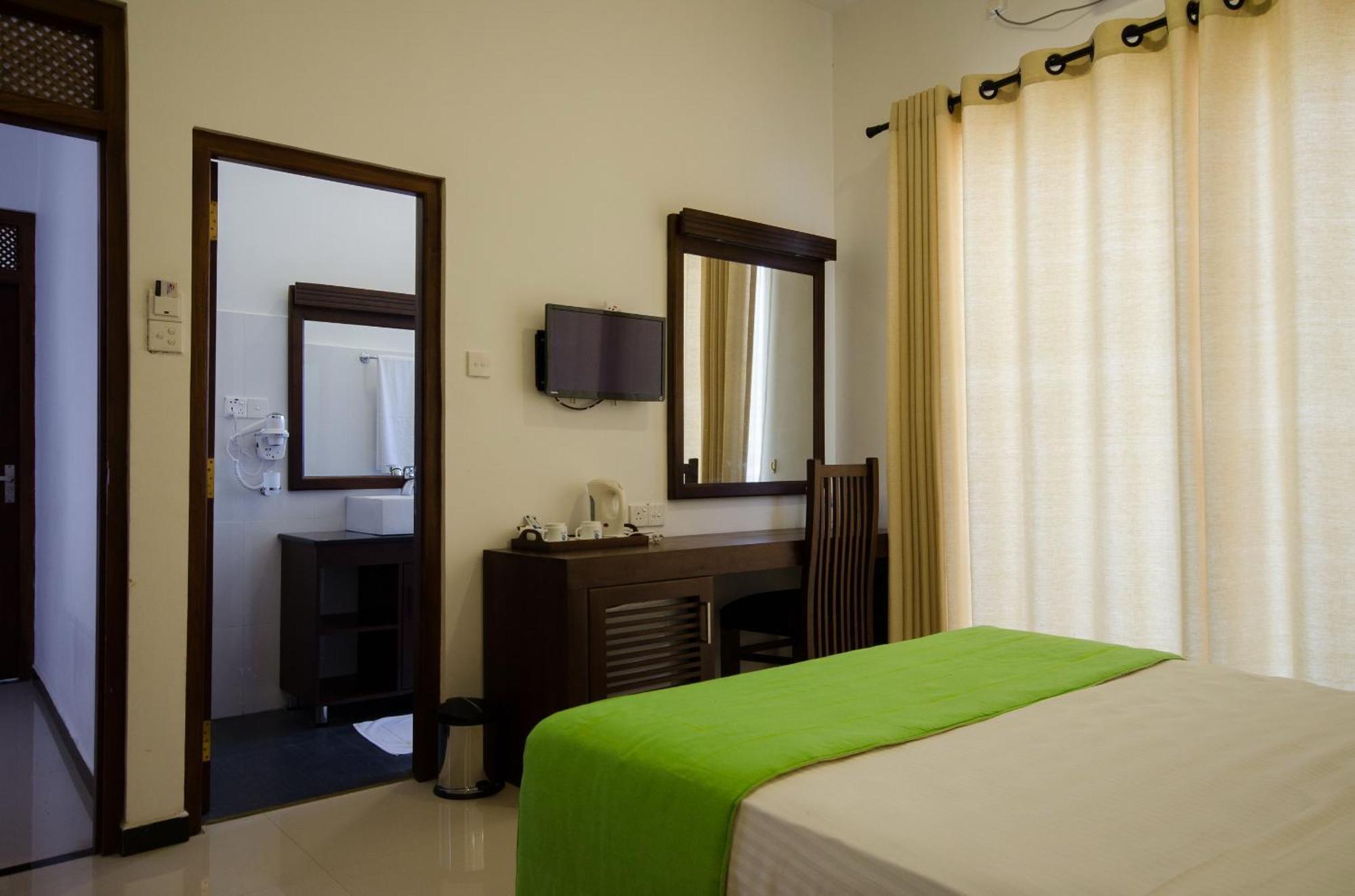 ออกวิน รีสอร์ต - นาวาลาปิติยา Hotel แคนดี้ ห้อง รูปภาพ