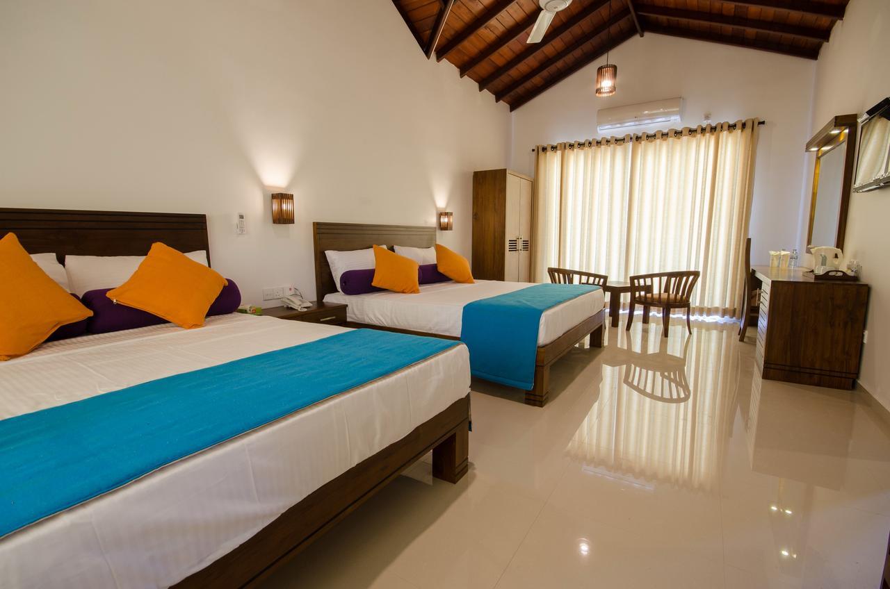 ออกวิน รีสอร์ต - นาวาลาปิติยา Hotel แคนดี้ ภายนอก รูปภาพ