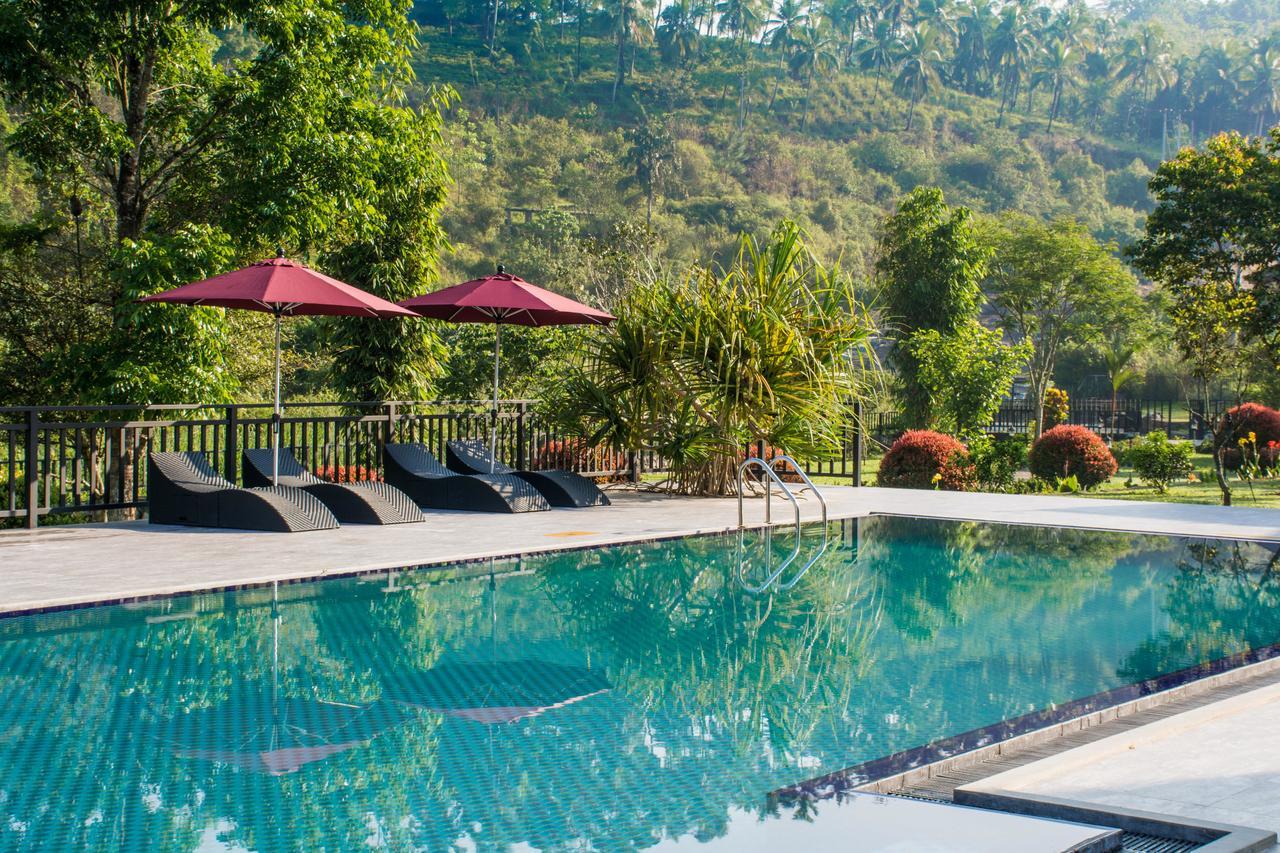 ออกวิน รีสอร์ต - นาวาลาปิติยา Hotel แคนดี้ ภายนอก รูปภาพ