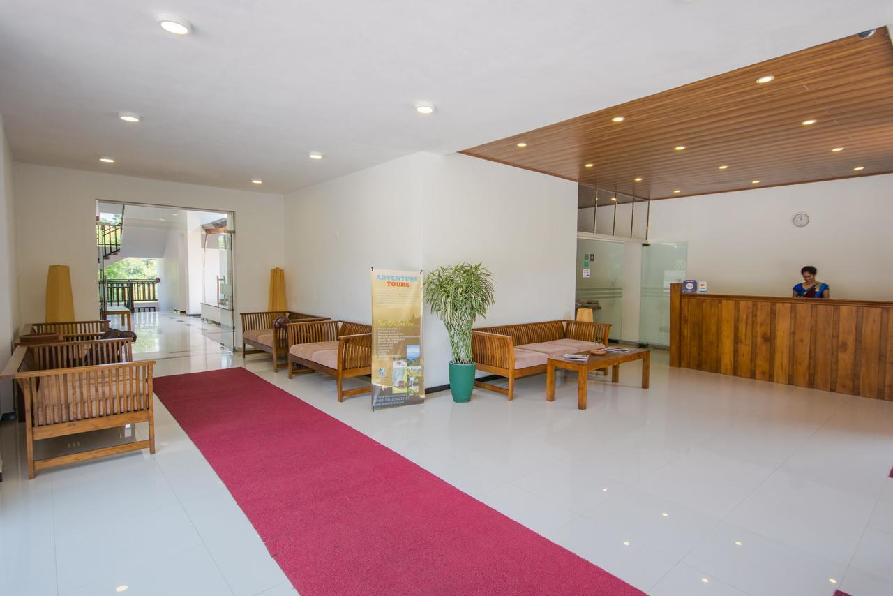 ออกวิน รีสอร์ต - นาวาลาปิติยา Hotel แคนดี้ ภายนอก รูปภาพ